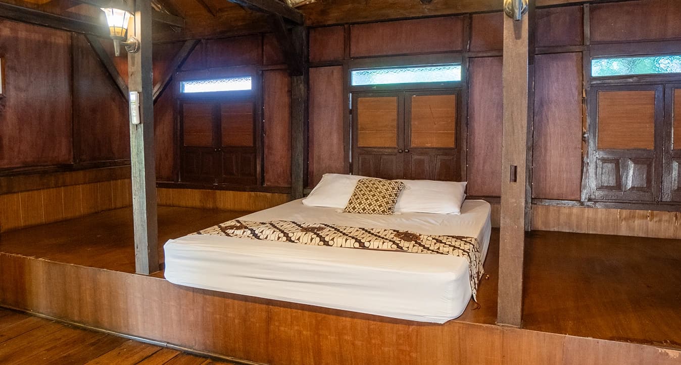 Badegan House room 1