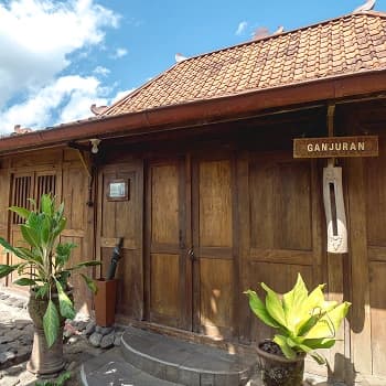 Ganjuran House room 2